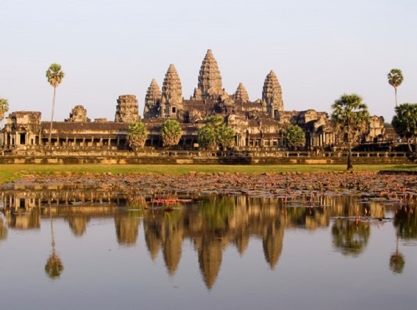 Tranh dán tường đền Angkor Wat