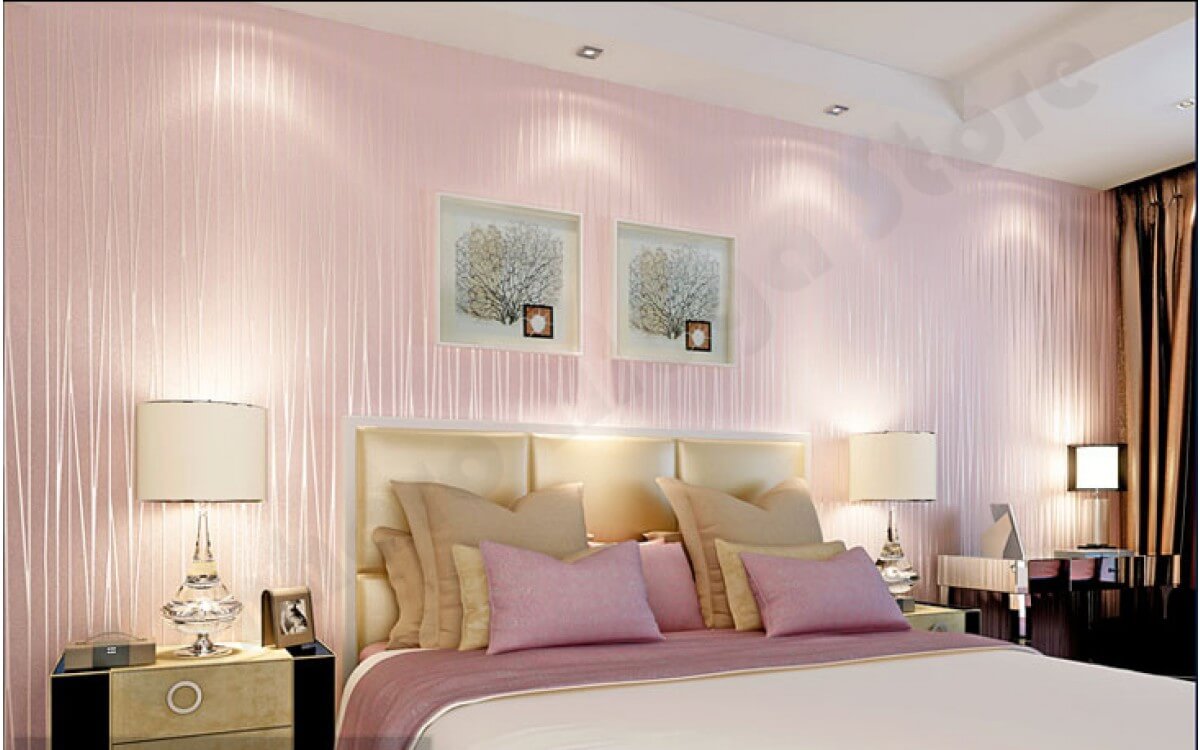 Mẫu decal sang trọng với tông màu hồng pastel cho phòng ngủ