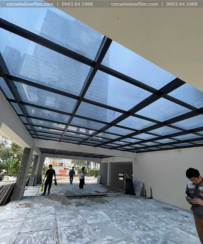 Dán kính chống nắng